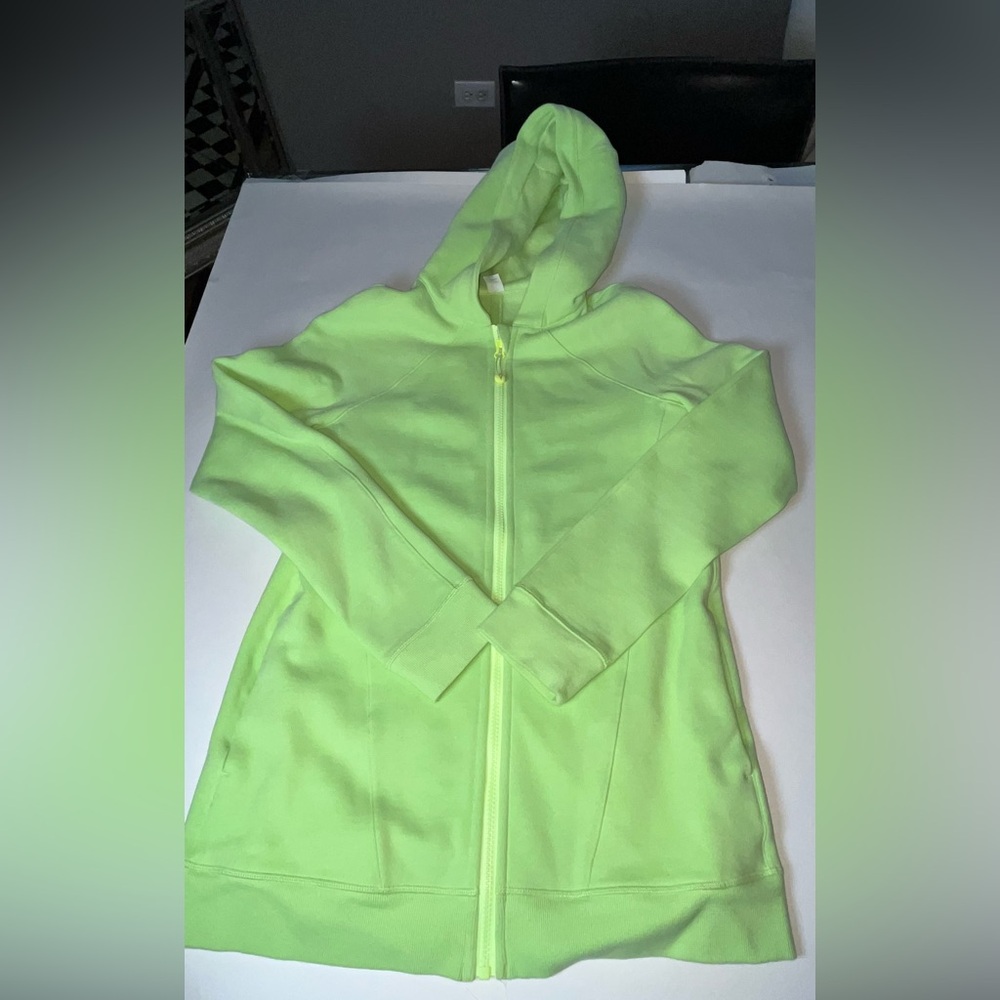 Girls ivivva green hoodie full zipper jacket.  Size 14.
